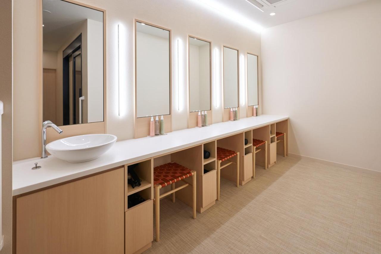 Hotel Resol Trinity Osaka Bagian luar foto