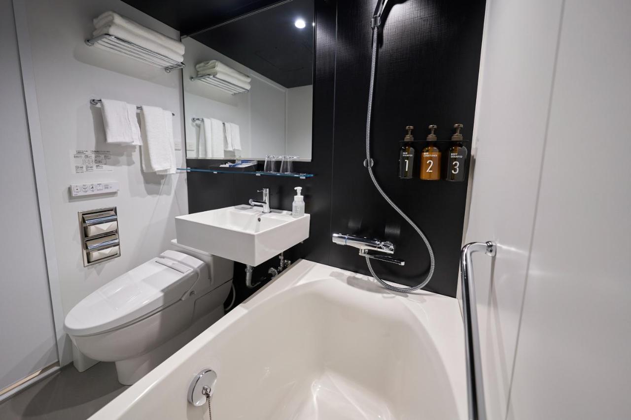 Hotel Resol Trinity Osaka Bagian luar foto